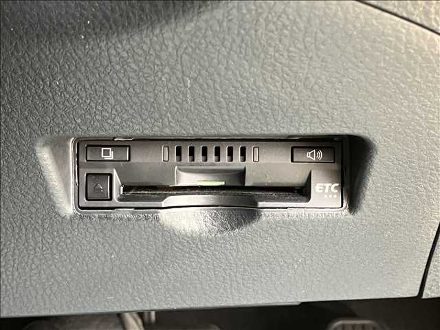 C-HRS LEDパッケージ 禁煙 ユーザー買取車両 車検令和9年9月まで! 純正ナビ バックカメラ ビルトインETC クルーズコントロール 純正17インチアルミホイール 純正ドラレコ フルセグTV オートマチックハイビーム 内装他