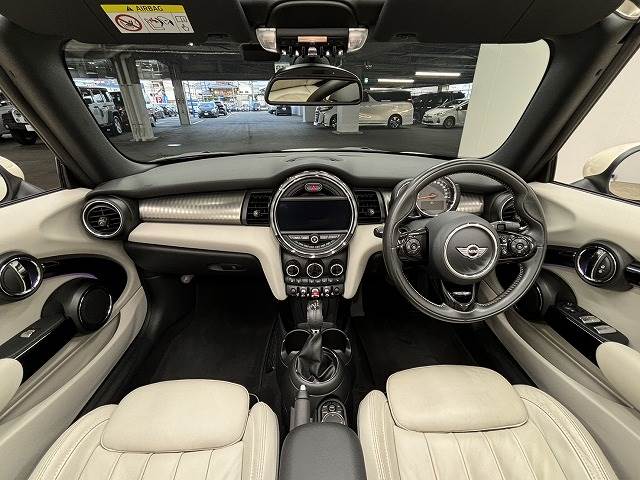 MINI CONVERTIBLE2ドア COOPER S 内装他