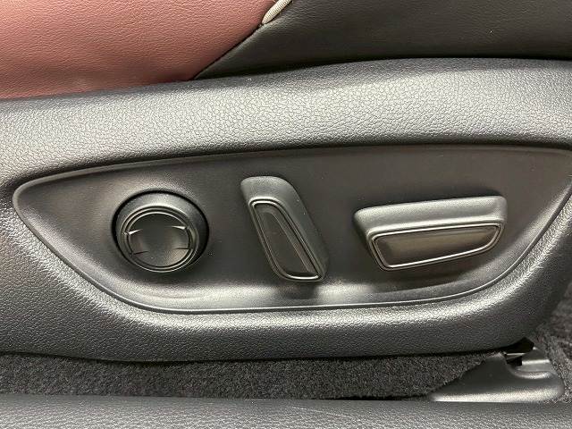 トヨタ クラウンハイブリッドの画像11