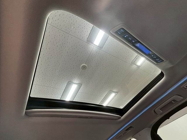 トヨタ ヴェルファイアの画像8