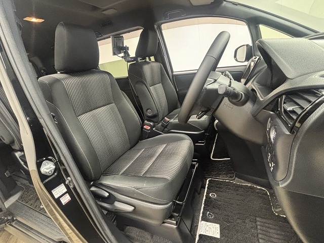 トヨタ ヴォクシーの画像5