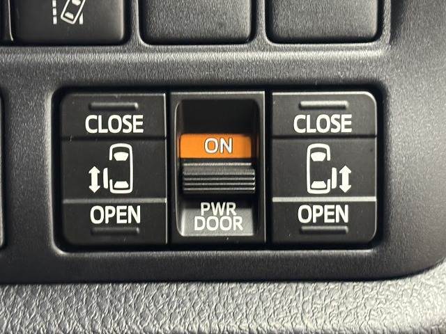 トヨタ ヴォクシーの画像9