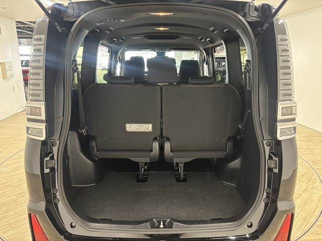 トヨタ ヴォクシーの画像13