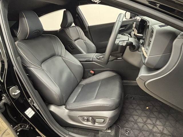 クラウンクロスオーバーG “Leather Package” 内装他