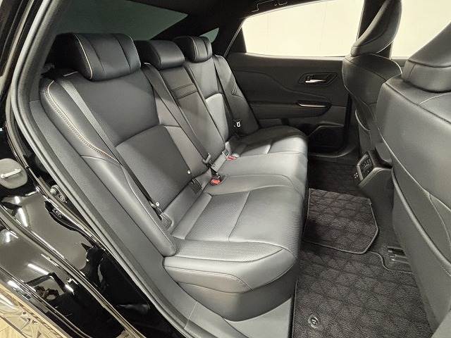 クラウンクロスオーバーG “Leather Package” 内装他