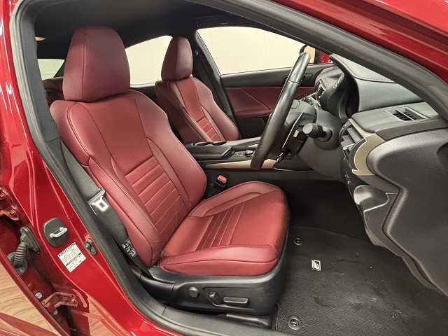 ISIS300h “F SPORT” 内装他