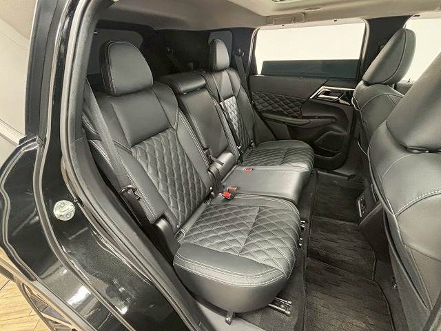 アウトランダーPHEVP 内装他