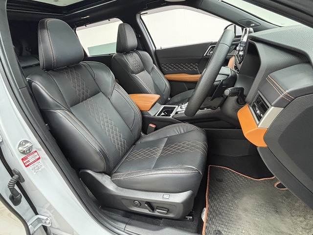 アウトランダーPHEVP 内装他