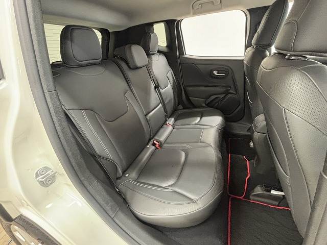 JEEP RenegadeLimited 内装他