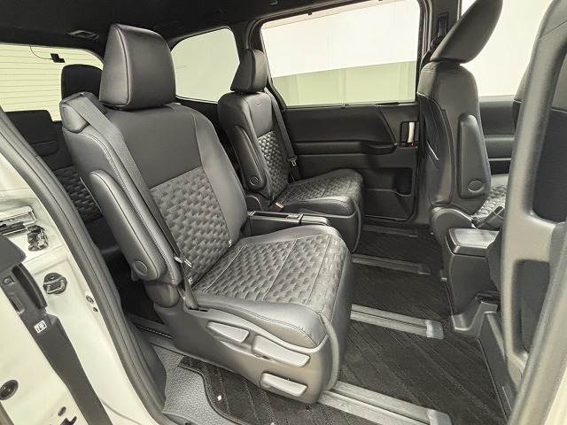 ヴォクシーハイブリッドS-Z 内装他