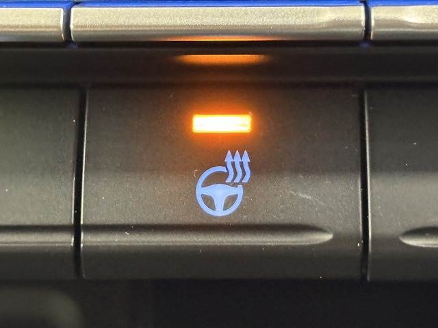 トヨタ ヴォクシーハイブリッドの画像11