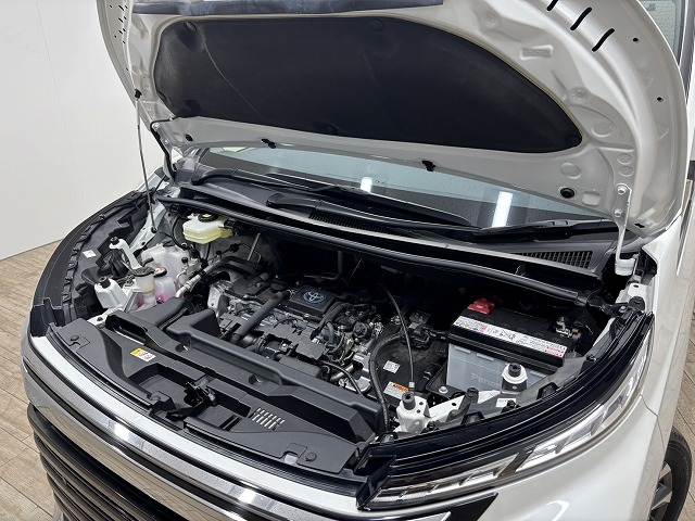 トヨタ ヴォクシーハイブリッドの画像18