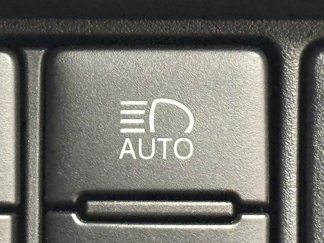 トヨタ ヴォクシーハイブリッドの画像10