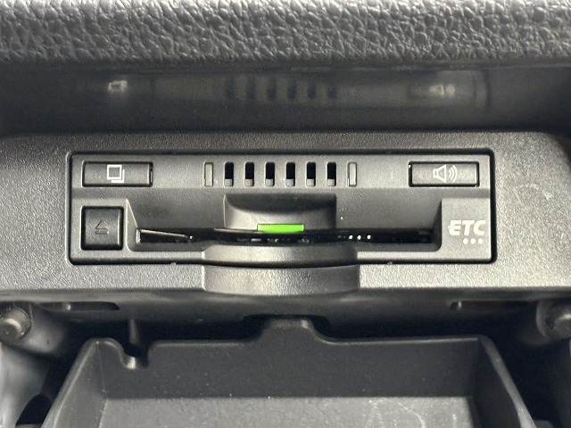 トヨタ ヴォクシーハイブリッドの画像12