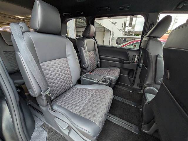 トヨタ ヴォクシーの画像6