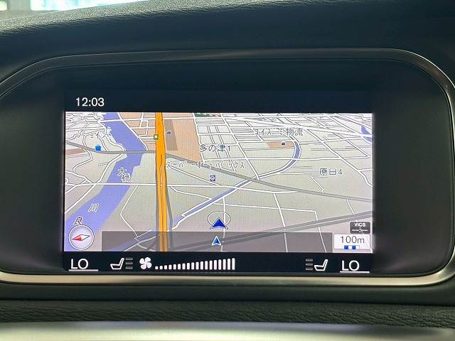 V40D4 Momentum 内装他