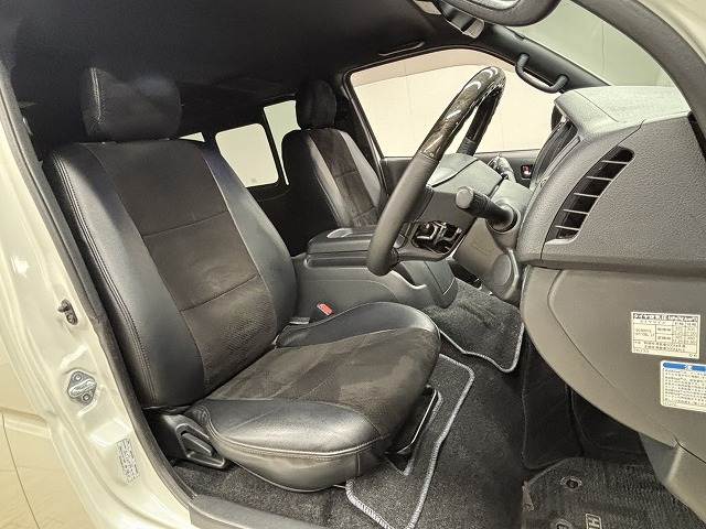 ハイエースバンロングボディスーパーGL ダークプライム2 内装他