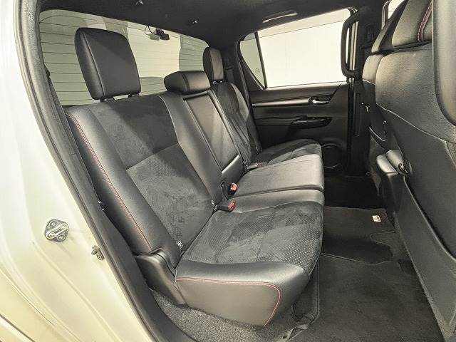 ハイラックスZ“GR SPORT” 内装他