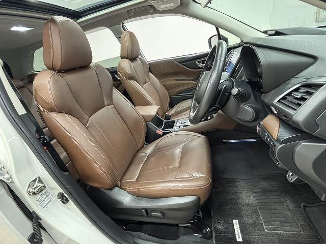 フォレスターハイブリッド Advance 内装他