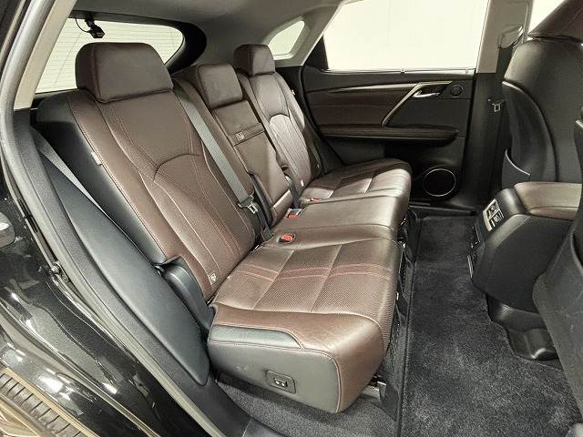 RXRX450h “version L” 内装他