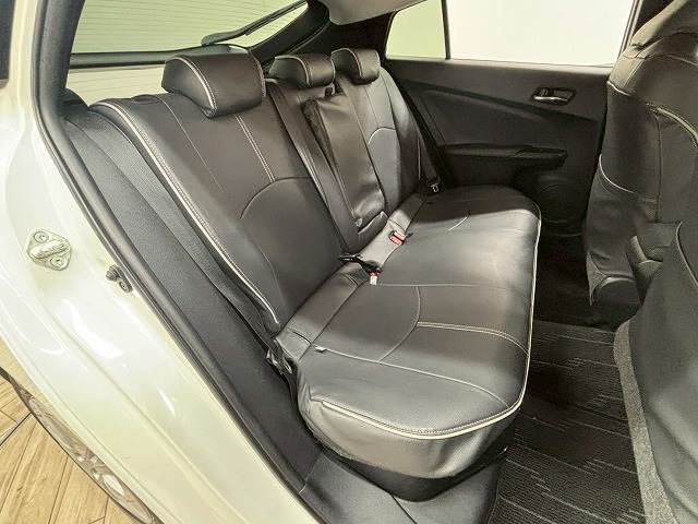 プリウスS “Safety Plus” 内装他