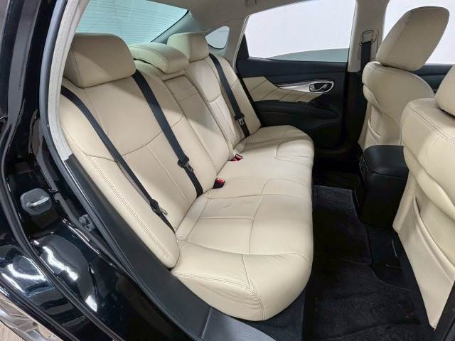 フーガベースグレード 内装他