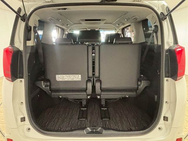 トヨタ アルファードの画像13