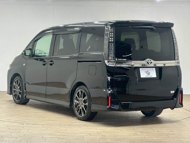 トヨタ ヴォクシーの画像17