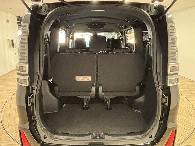 トヨタ ヴォクシーの画像13