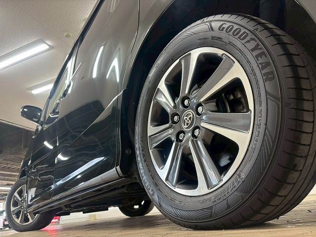 トヨタ ヴォクシーの画像19