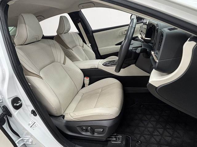 クラウンクロスオーバーG “Advanced・Leather Package” 内装他