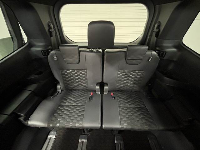 トヨタ ヴォクシーハイブリッドの画像7