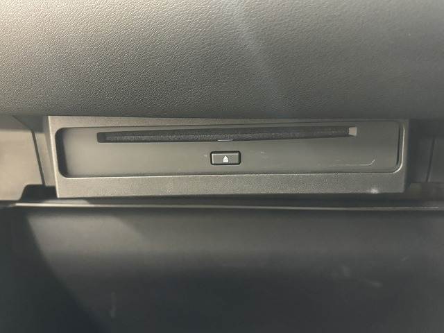 トヨタ ヴォクシーハイブリッドの画像9