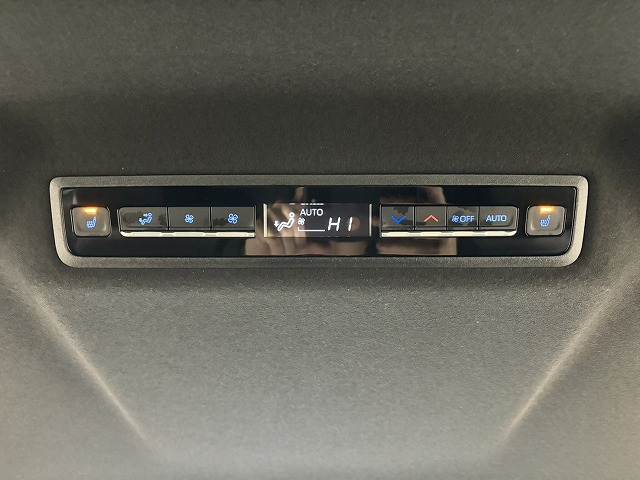 トヨタ ヴォクシーハイブリッドの画像11