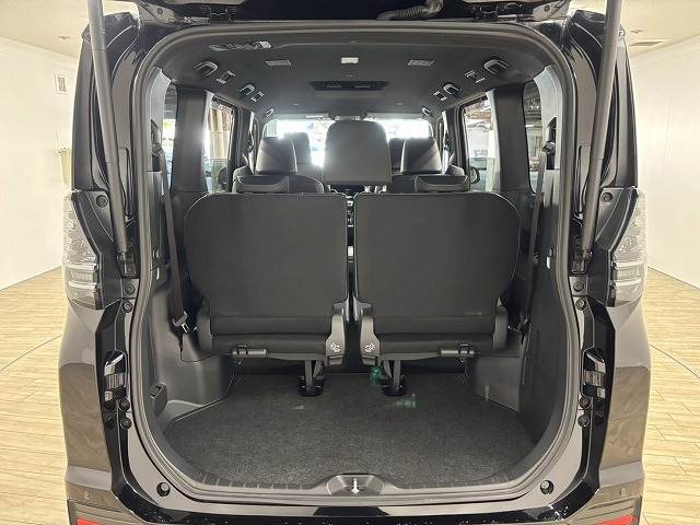 トヨタ ヴォクシーハイブリッドの画像13