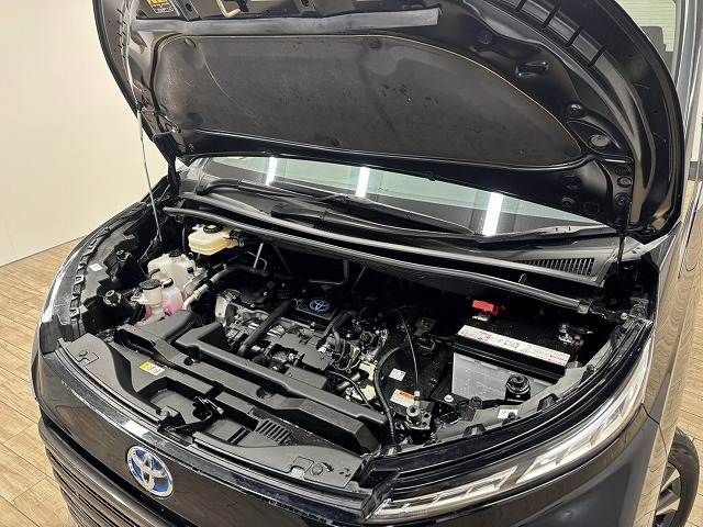 トヨタ ヴォクシーハイブリッドの画像18