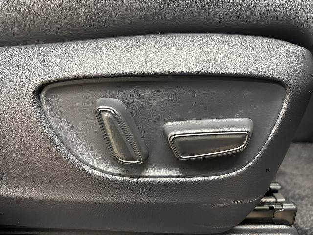 トヨタ アルファードハイブリッドの画像12