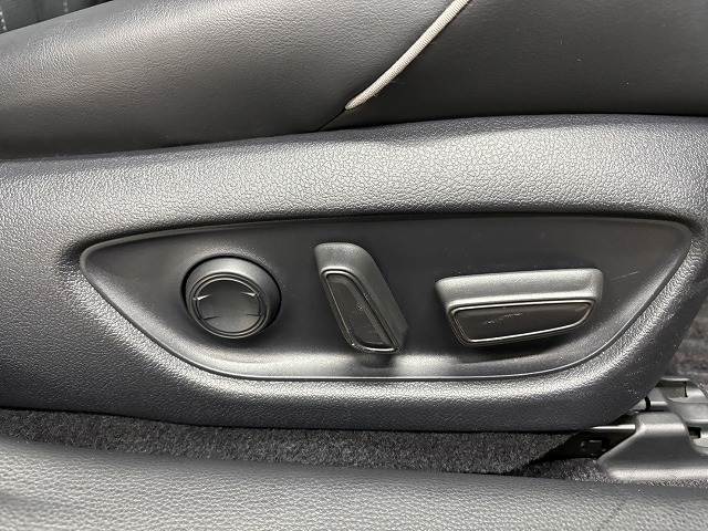 トヨタ クラウンハイブリッドの画像12