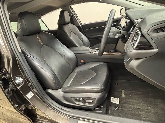 カムリG“レザーパッケージ” 内装他