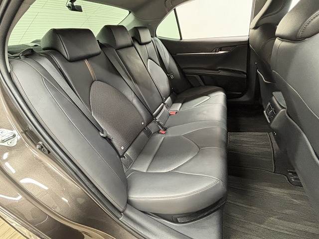 カムリG“レザーパッケージ” 内装他