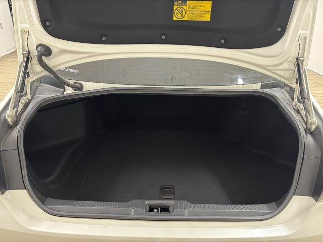 トヨタ クラウンハイブリッドの画像13