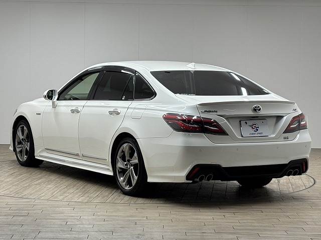 トヨタ クラウンハイブリッドの画像16