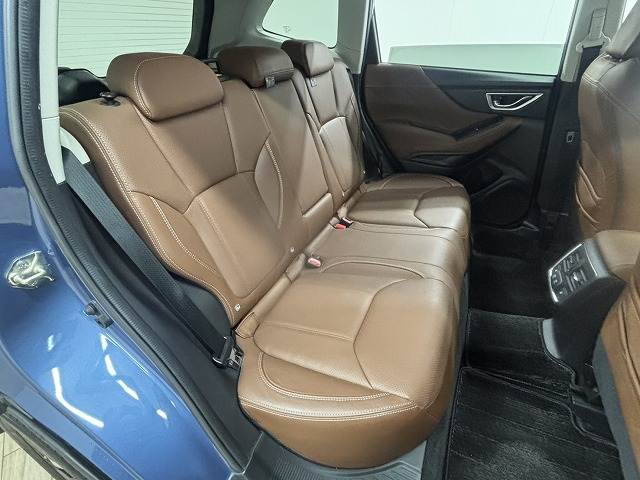 フォレスターハイブリッド Advance 内装他