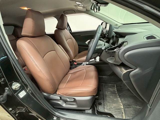 ヤリスクロスHYBRID G 内装他