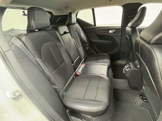 XC40T4 Momentum 内装他