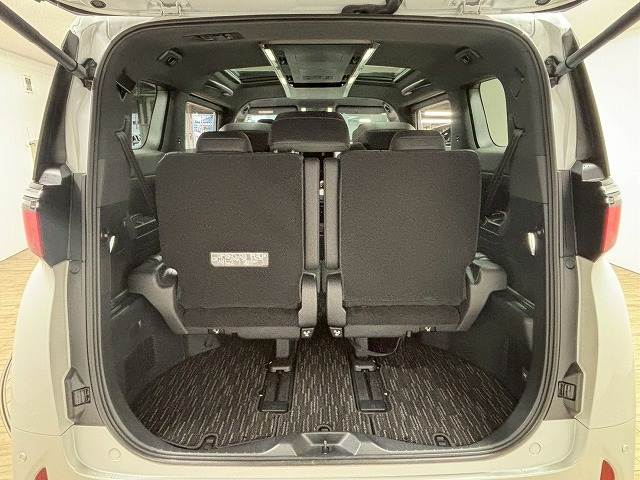 トヨタ アルファードハイブリッドの画像13