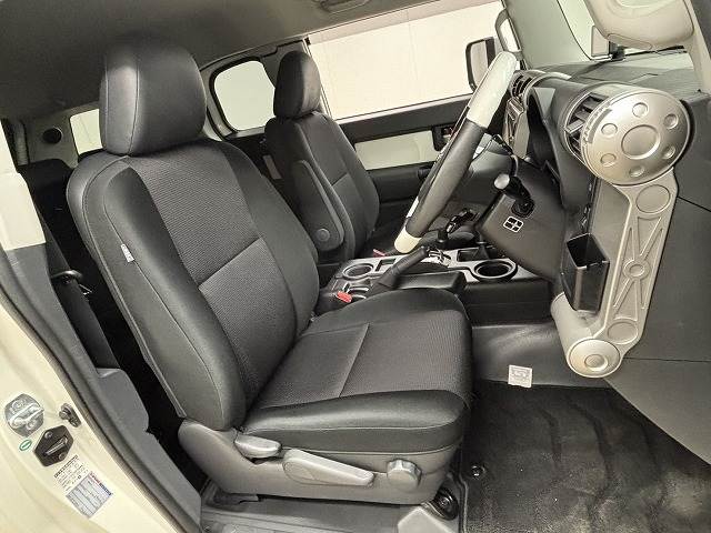 FJクルーザーカラ-パッケージ 内装他