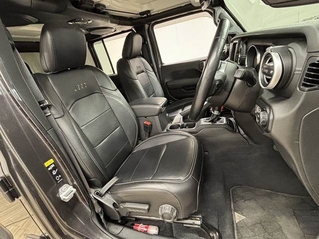 JEEP WRANGLERUnlimited Sahara 内装他