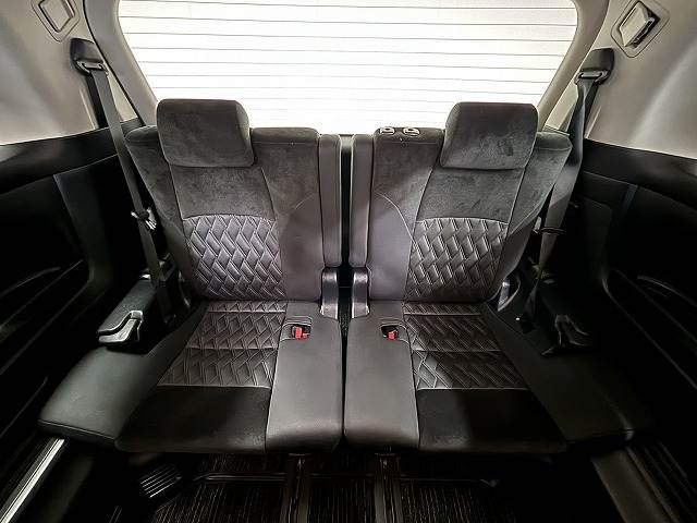 トヨタ アルファードの画像7