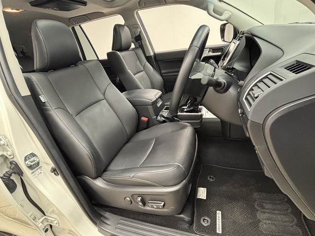 トヨタ&nbsp;ランドクルーザープラドの画像5